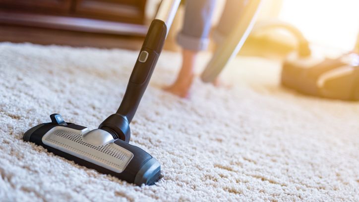 Can The Samsung Vc7774 Vacuum Cleaner Be Used On Delicate Surfaces Like Laminate Flooring Or High-Pile Carpets?